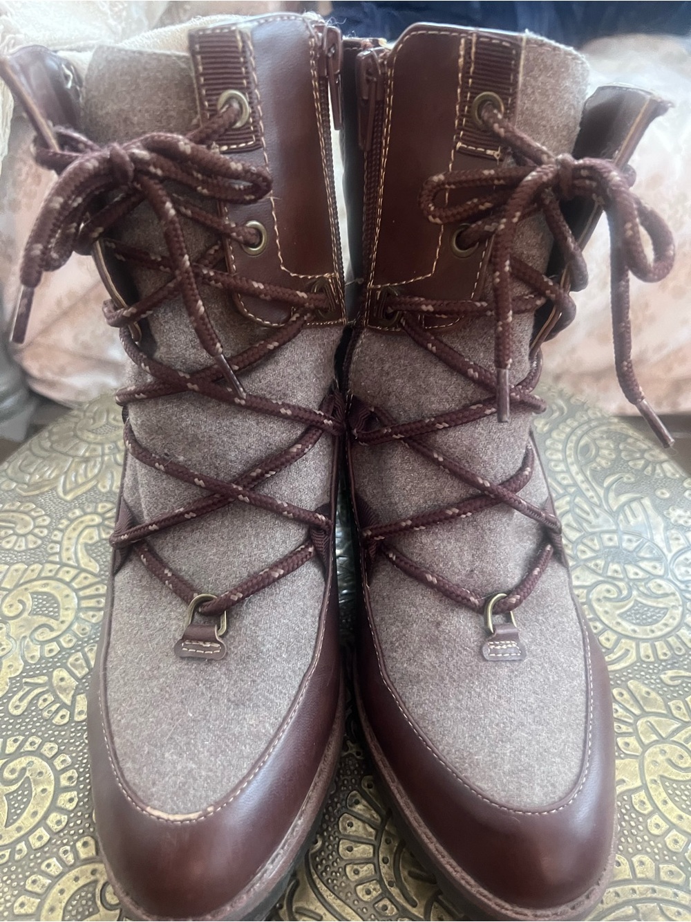 Women’s Brown Lace-Up Winter Boots Naturalizer brand
